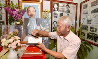 Gặp người kể chuyện Bác Hồ bằng hình ảnh