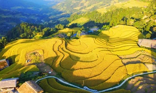 Mê mẩn khung cảnh tuyệt đẹp ở chân núi Tây Côn Lĩnh