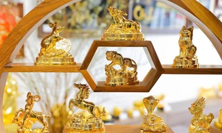 Tượng 12 con giáp mạ vàng 24K bán chạy dịp Tết Ất Tỵ