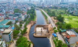 Đập dâng giữ nước đầu tiên trên sông Tô Lịch đã thành hình