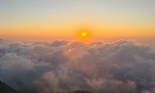 Băng rừng nguyên sinh 'săn mây' trên đỉnh núi Sừng Trâu