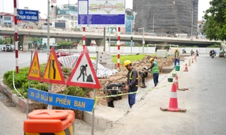 Hà Nội lập rào chắn thi công 2 cầu vượt thép trị giá 340 tỷ đồng