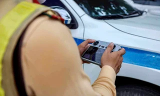 CSGT dùng flycam 'soi' xe vi phạm trên đường Vành đai 3 trên cao, tài xế ngỡ ngàng ký biên bản phạt