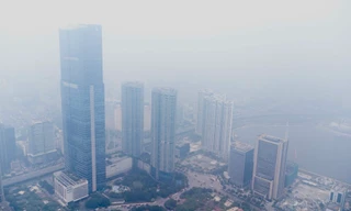 Hà Nội mịt mù, bụi mịn như sương nhìn từ flycam