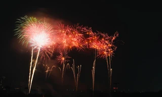 Mãn nhãn với màn pháo hoa trong khuôn khổ Triển lãm Quốc phòng quốc tế Việt Nam 2022