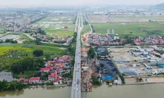 Toàn cảnh cầu Như Nguyệt nối đôi bờ sông Cầu sau hai tháng thi công mở rộng