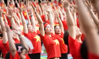 Hơn 1.000 người đồng diễn tại Festival chào mừng Ngày quốc tế Yoga