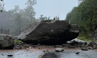 Mưa lũ, sạt lở khiến 3 người thương vong, nhiều tuyến giao thông tê liệt 