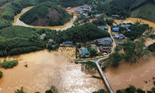 Mưa lớn gây ngập sâu, hàng trăm hộ dân Yên Bái bị cô lập