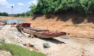 Hồ Thác Bà cạn kỷ lục, ảnh hưởng nhiều hoạt động