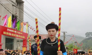 Về Yên Bái nghe hát then, khắp Tày, xem biểu diễn dân vũ cà kheo