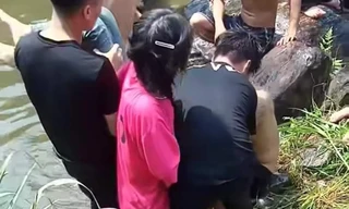 Rủ nhau đi tắm thác, một nữ sinh đuối nước tử vong