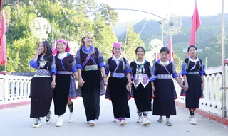 Người Mông ở Mù Cang Chải vui Tết Độc lập