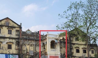 Tranh cãi xung quanh lớp 'áo mới' tại dinh thự vua Mèo