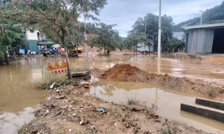 Người dân kêu than vì hứng chịu ngập lụt, bụi bẩn từ dự án đô thị nghìn tỷ