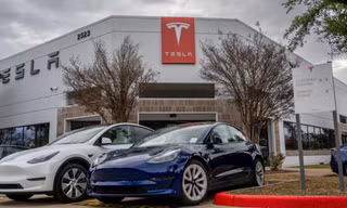 Tesla bị quan chức Mỹ 'sờ gáy' sau cáo buộc đổ lỗi cho khách hàng 