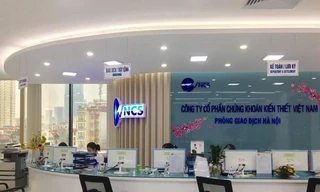 Một công ty chứng khoán rút hồ sơ niêm yết trên HoSE