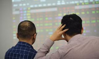 Chứng khoán giao dịch ảm đạm