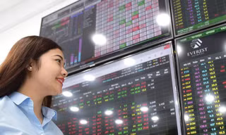 Cổ phiếu đua giá, chứng khoán tăng mạnh nhất 2 tháng