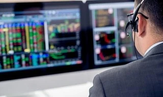 Cá nhân trong nước bán tháo, khối ngoại gom mạnh cổ phiếu bất động sản