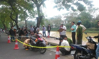 Nửa đêm, nữ sinh lao xe máy xuống sông mất tích