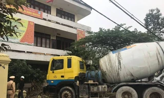 Xe bồn mất lái lao thẳng vào trụ sở KHHGĐ 