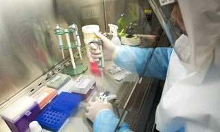 Xét nghiệm một trong số 11 lao động Nghệ An cùng chuyến bay với ca bệnh thứ 51