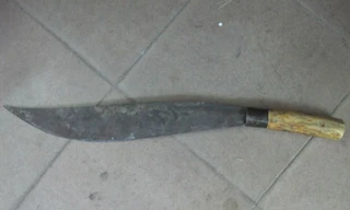 Tạm giữ nghi can đâm chết trưởng xóm trước cổng nhà