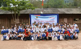 'Tiếp sức tới trường' cho học sinh vùng biên giới