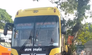 Xe giường nằm chở 24 hành khách tai nạn liên hoàn trên quốc lộ 1A