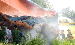 Cận cảnh khu vực khai quật tử thi chị H