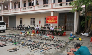Tiêu hủy hàng trăm khẩu súng tự chế