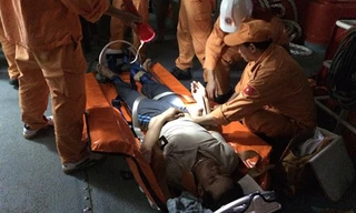 Cứu 19 ngư dân trên hai tàu cá bị đâm chìm giữa biển