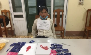 Bắt quả tang đối tượng đang vận chuyển hàng nghìn viên ma túy đi tiêu thụ