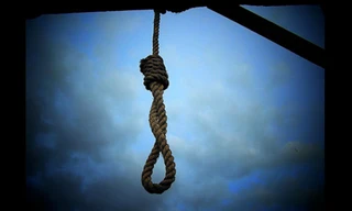 Một trưởng phòng thắt cổ tự tử tại nhà riêng