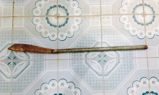 Dao tự chế Năm mang vào trụ sở UBND phường Nghi Tân