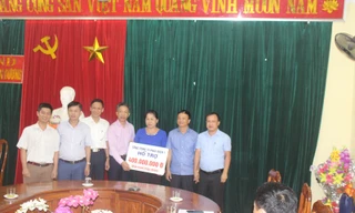 Thủy điện Bản Vẽ hỗ trợ người dân vùng rốn lũ 600 triệu đồng