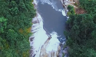 Kỳ vĩ quần thể thác Bảy tầng ở xứ Nghệ