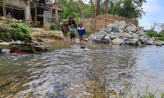 Nhiều đơn vị, cá nhân hảo tâm ủng hộ 'Công trình thanh niên - Cùng em vượt lũ'