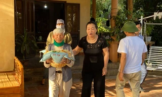 Cụ ông 98 tuổi kêu gọi con cháu ủng hộ 3 tấn gạo cho đồng bào miền Trung