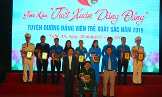 Tỉnh đoàn Nghệ An tổ chức giao lưu và tuyên dương Đảng viên trẻ tiêu biểu