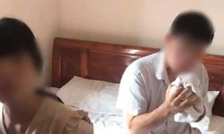 Cán bộ xã vào nhà nghỉ với phụ nữ đã có gia đình để 'bàn công việc'?