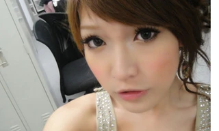 Người mẫu chuyển giới xinh hơn cả hotgirl