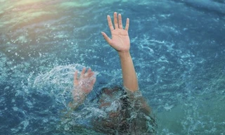 Hà Nội: Tạm giữ một giáo viên trong vụ nam sinh lớp 9 tử vong ở bể bơi