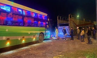 'Nhồi' thêm khách, chủ xe và tài xế bị phạt hơn 30 triệu đồng