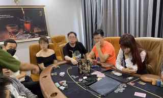 Phá sòng bạc giao dịch hơn 20 tỷ đồng dưới hình thức Poker tại Hà Nội