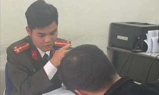 Người đàn ông ở Hà Nội đăng clip ‘gọi hồn’ trên mạng xã hội