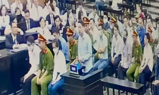 Bị đề nghị mức án tử hình, cựu thư ký thứ trưởng Bộ Y tế bật khóc xin cơ hội làm lại