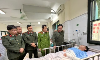 Nam thanh niên có nồng độ cồn, tông gãy chân tay thượng úy công an