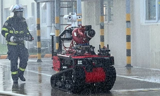 Hà Nội sử dụng flycam, robot hiện đại tham gia chữa cháy quy mô lớn